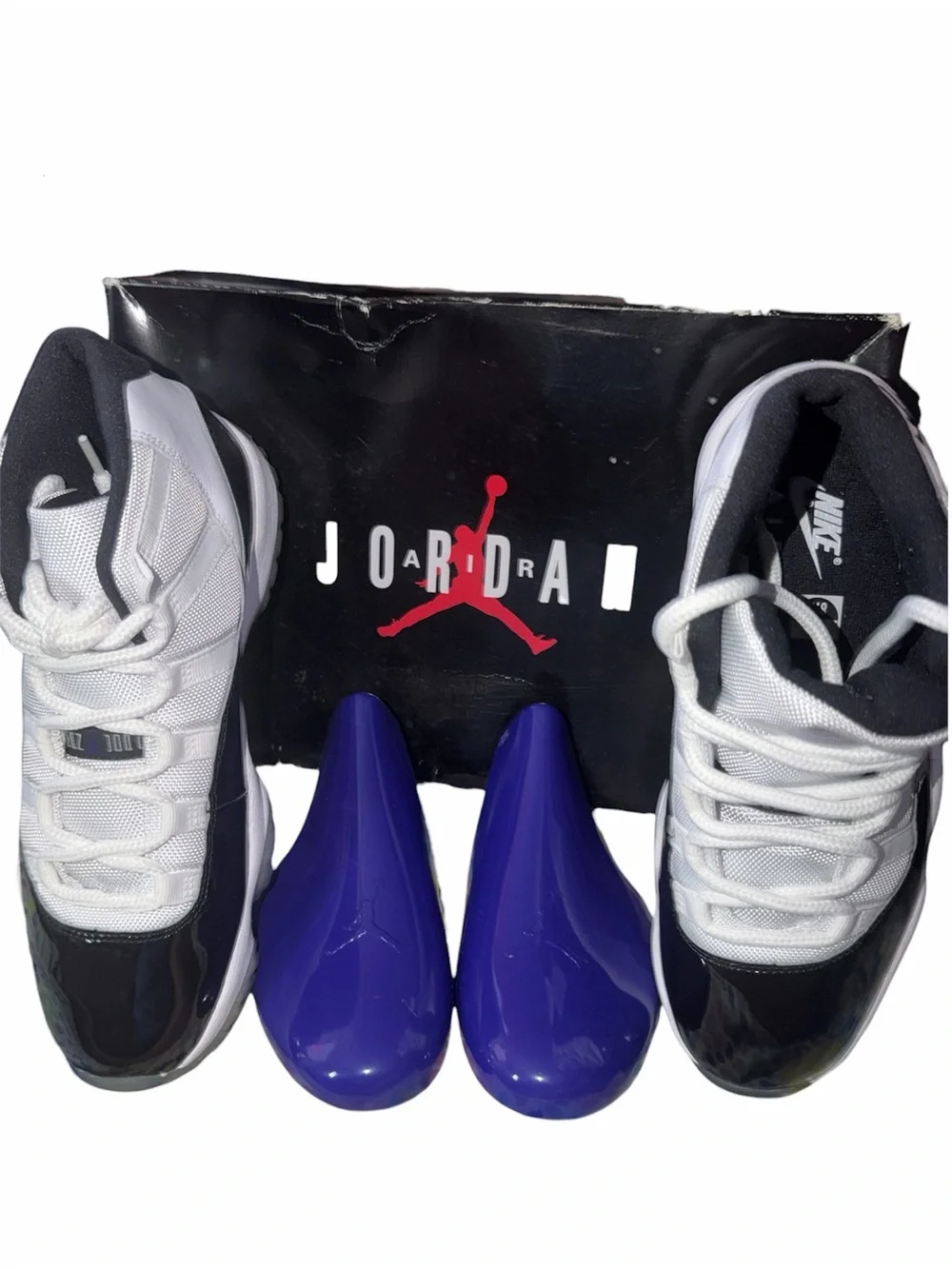 *new* Jordan 11 Retro Concord - White/Black/Icy Blue